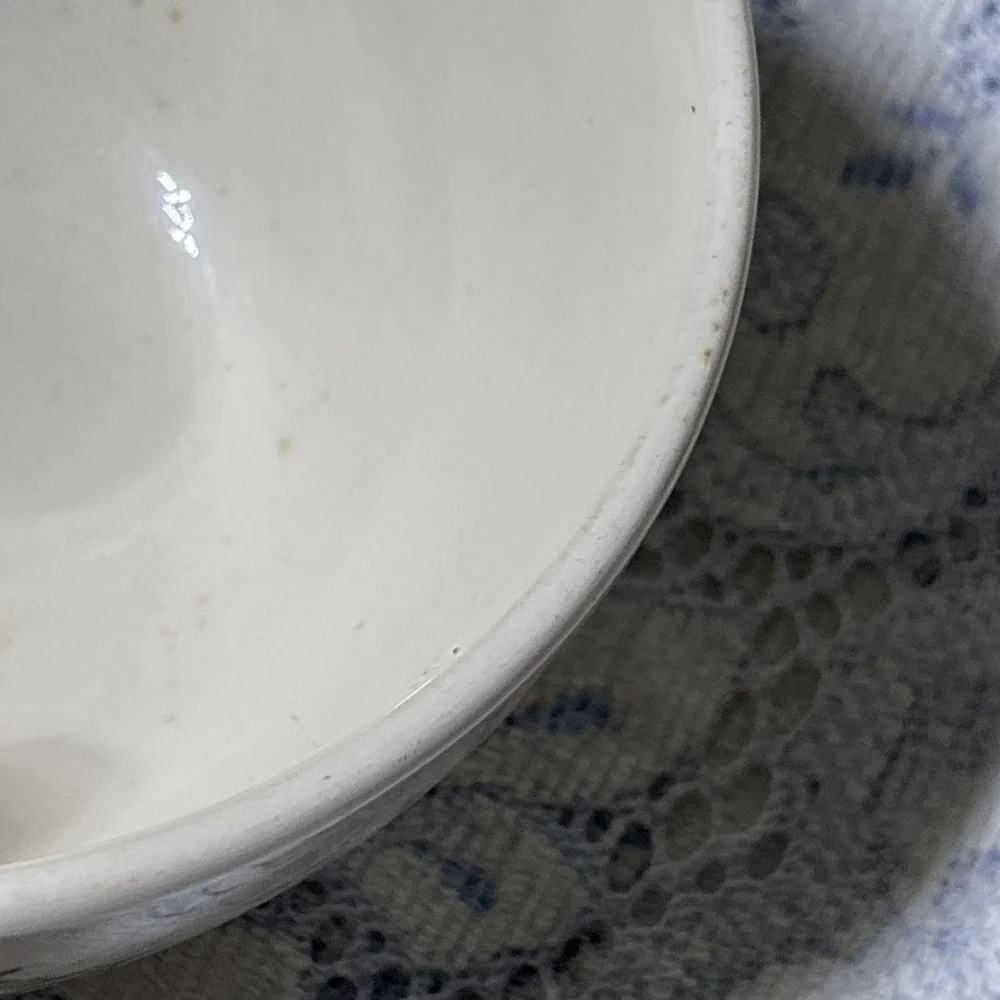 Universal Potteries no chips